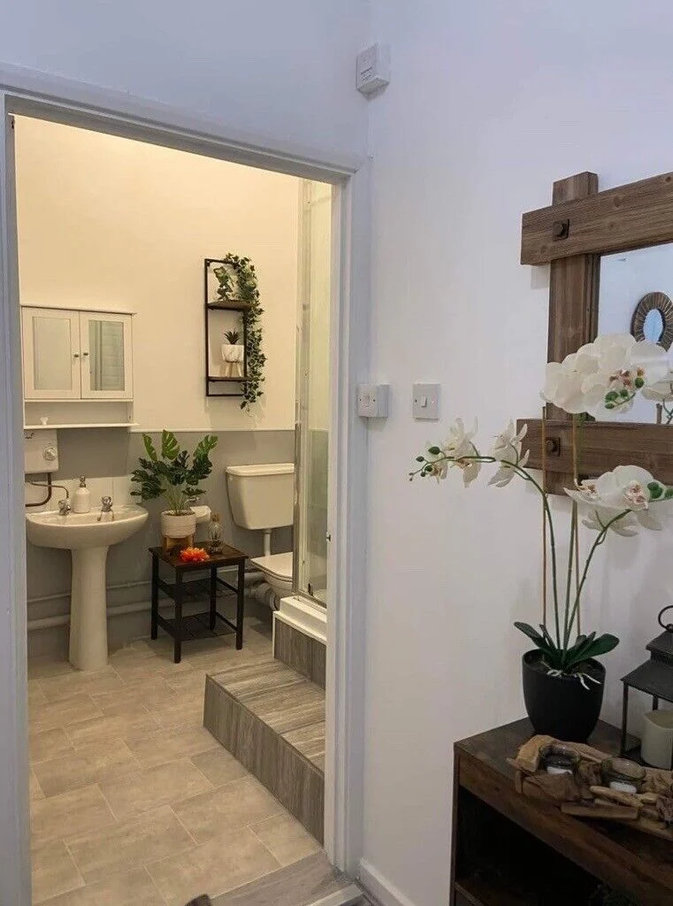 Deep Tissue, Swedish, Body Scrub, Lomi Lomi And Relaxing Massage