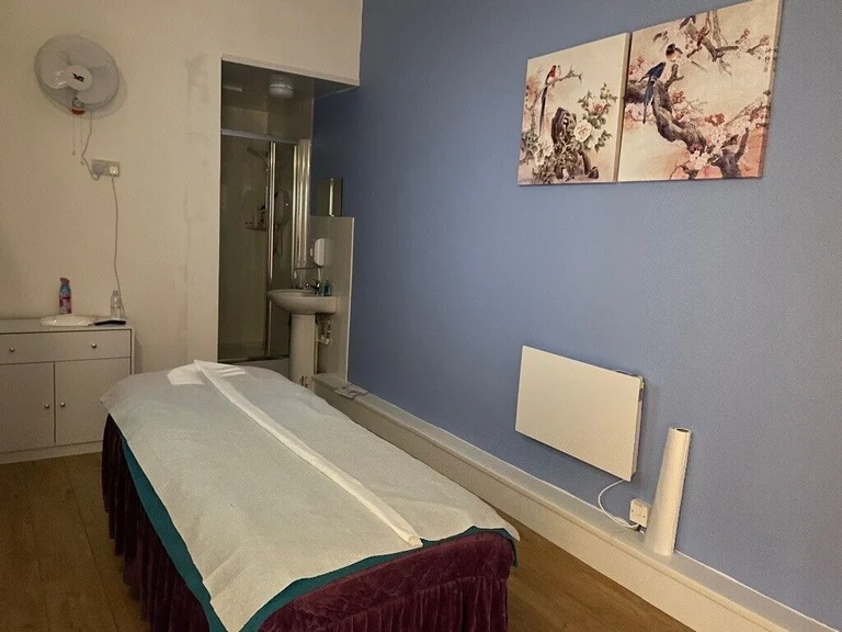 128 Salop Street WV3 0RX Relax Oasis