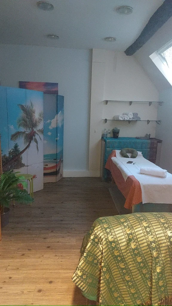 Nat & Kimmy - Ultimate Thai Duo - Central Derby DE1 - Daily 12pm-5pm