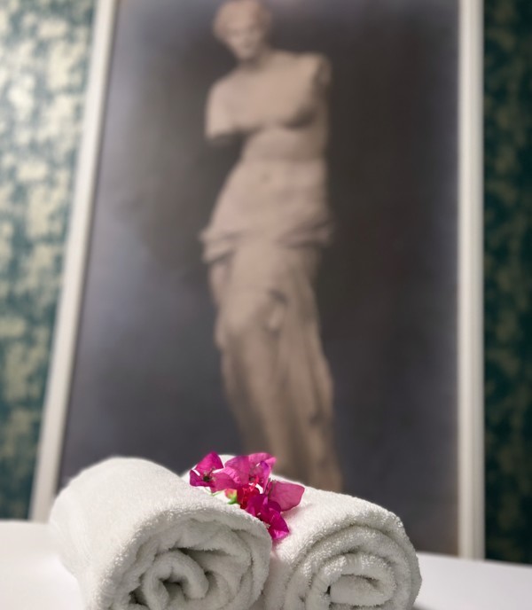 Log Out Spa - Licensed Massage Therapist In South Woodford