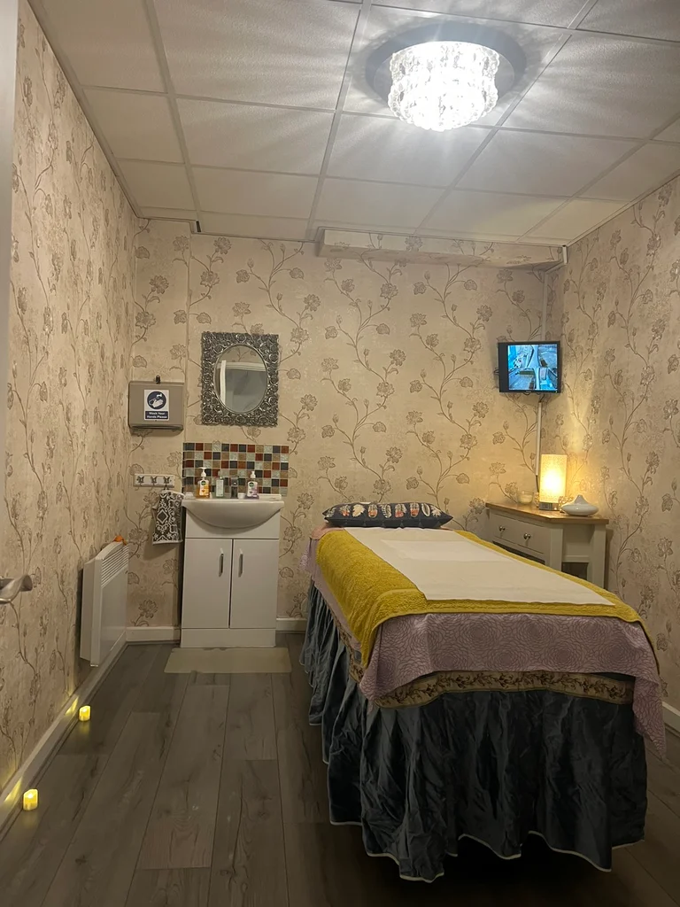 Massage Hall Green (Hong Therapy Centre) - West Midlands