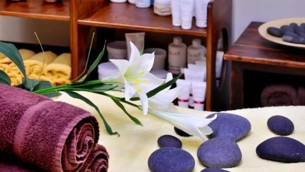 Four Hands Massage In London E14 Near Canary Wharf