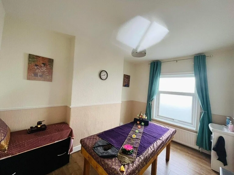 Golden Hands Thai Therapy & Massage Spa - Huddersfield, West Yorkshire