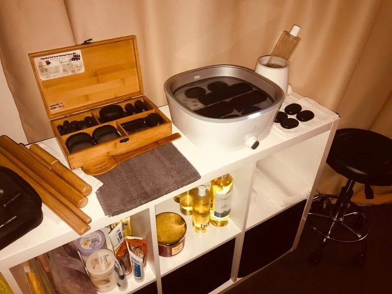 Relaxing, Swedish, Hot Lava Stone Massage, In Feltham, London
