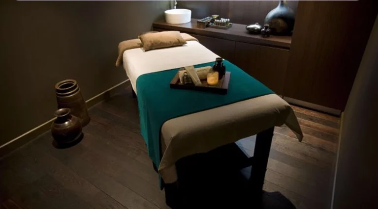 London Incall | Male Friendly  Masseur Heathrow