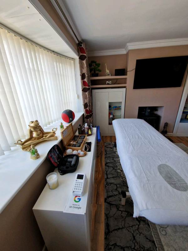 4 Hand Massage Kent: Ultimate Relaxation Experience