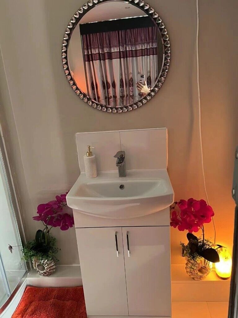 Massage ST Benedicts Norwich! Showers In Every Room!