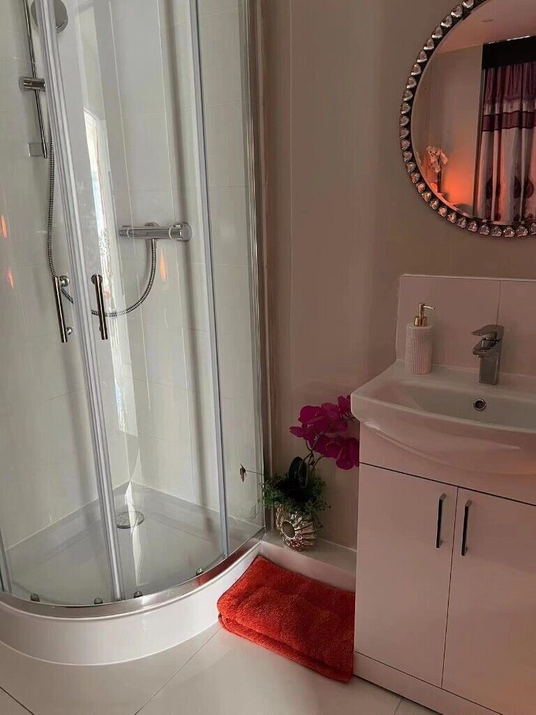 Massage ST Benedicts Norwich! Showers In Every Room!