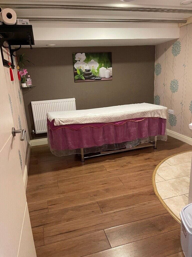 Massage Shepherds Bush at Wonderheal Health Clinic