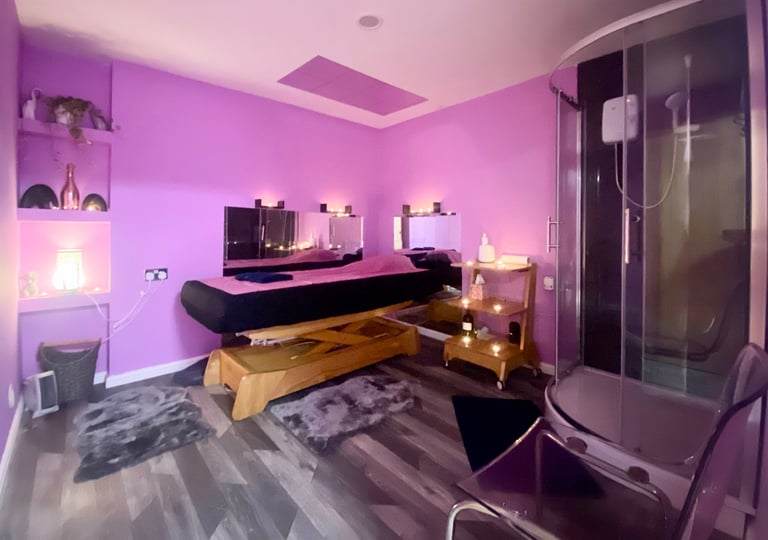 Relaxing Massage / Swedish Massage/ Hot Oil Massage - Glasgow