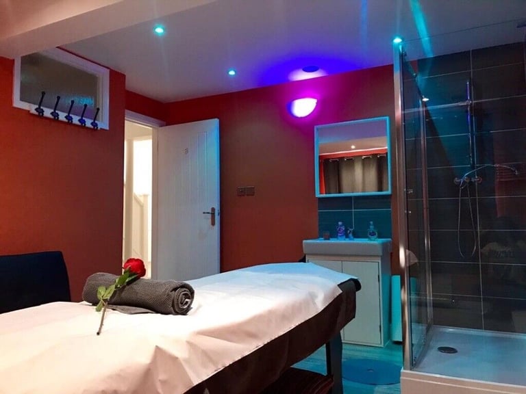 7 Days Open 10-9 Professional Massage With Lily Spa - Brentwood, Essex