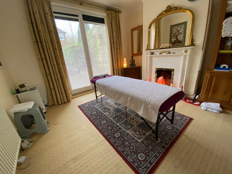 Leeds Massage Studio: Raynor Naturopathic Deep Tissue Therapy & Swedish Massage