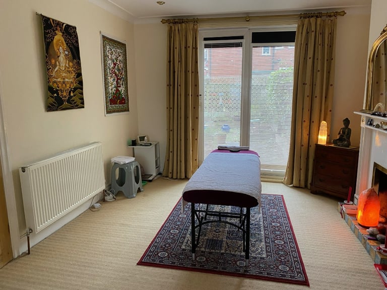 Leeds Massage Studio: Raynor Naturopathic Deep Tissue Therapy & Swedish Massage