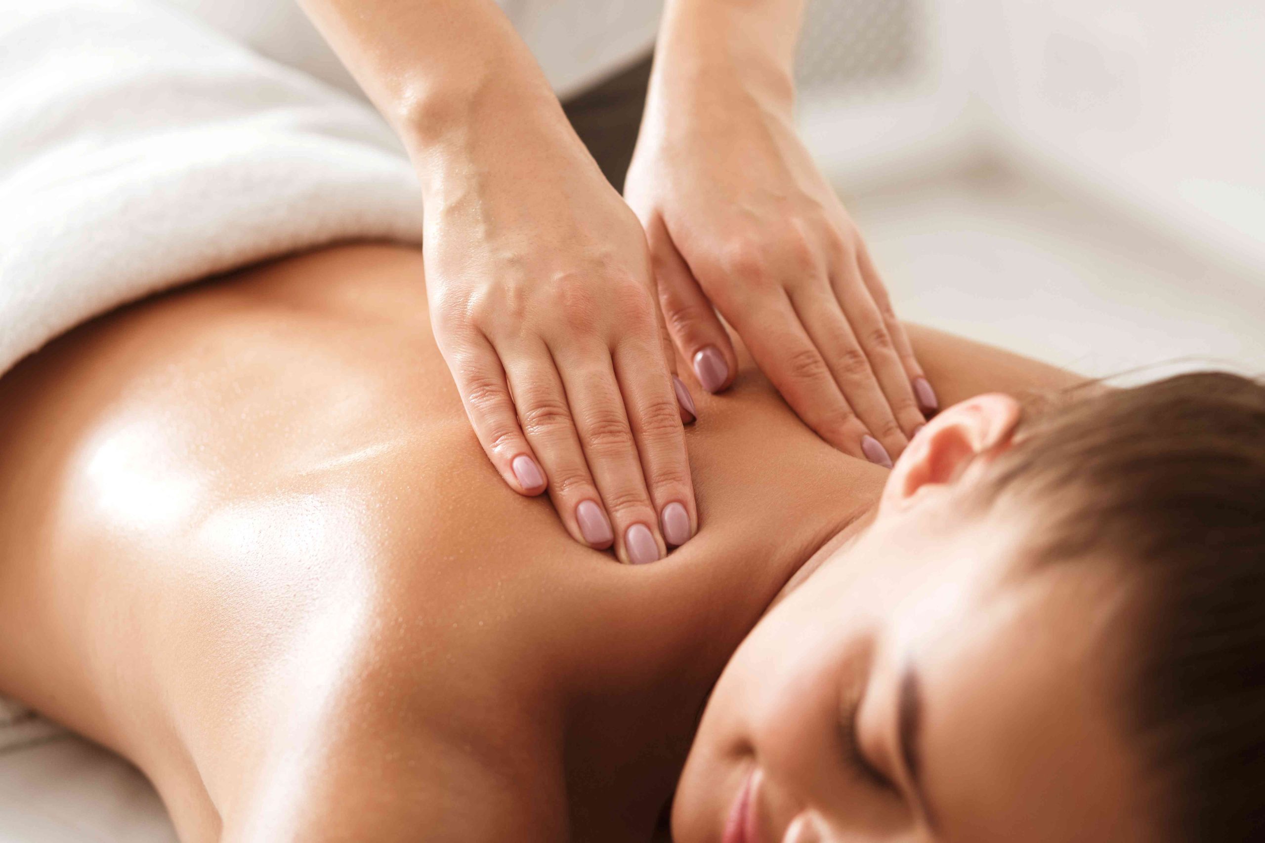 Massage Therapist In Whitechapel, London