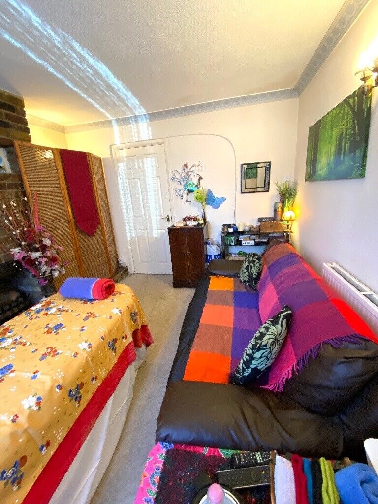 Raya Thai Hot Oil, Deep Tissue, Sport & Relaxing Massage - Maidenhead, Berkshire