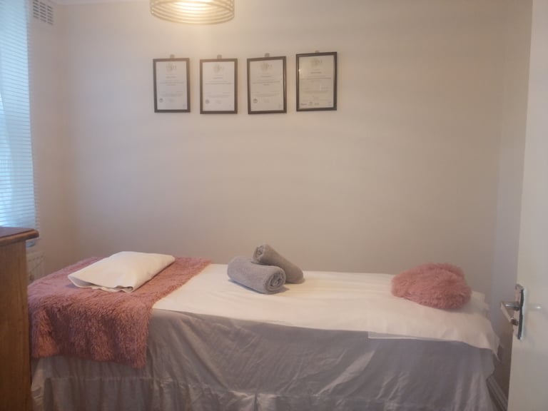 Swedish/Relaxing Ebony Massage Earls Court, London