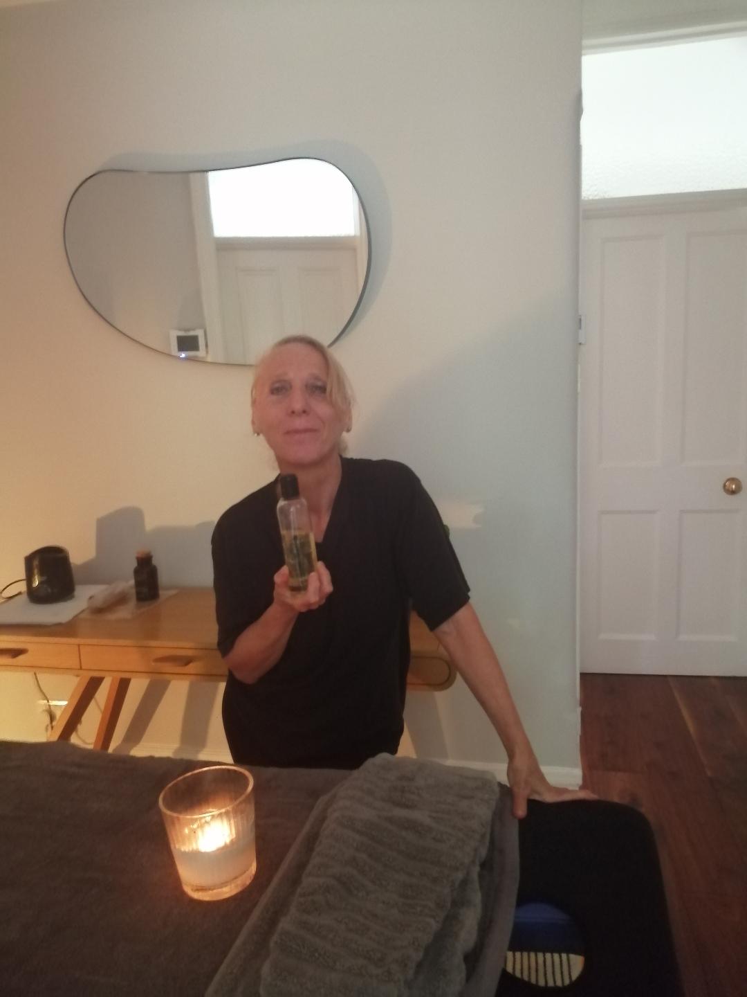 Professional Therapeutic Massage for mature